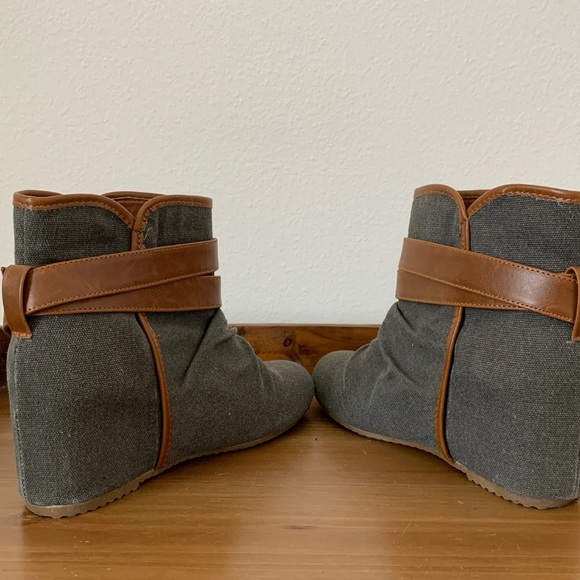 Aldo Ankle Wedge Boots - Picture 4 of 8